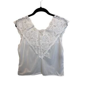 Metropolitan 90's Vintage Lace V-Neck Style Lingerie Sleeveless Top Size Large